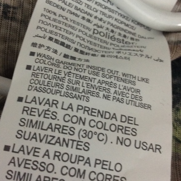 NEW Under Armour women’s top size large camouflage - Picture 8 of 8